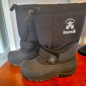 Boys Size 2 Kamik Snow Boots